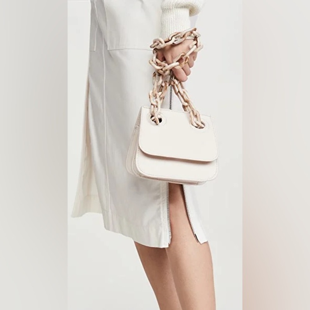 Studio 33 Woke OG Flap bag light pink with tortoiseshell acrylic chain strap